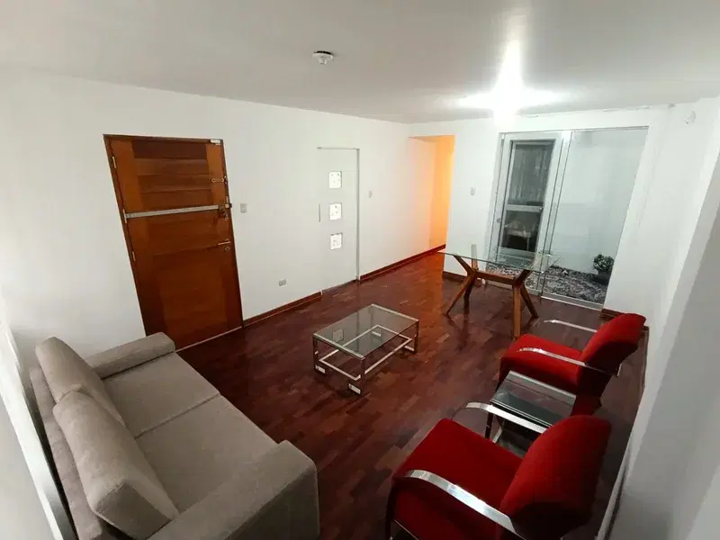 Amplio Departamento en 1er Piso | 117 m² | 3 Dorm | Santa Raquel | Cochera